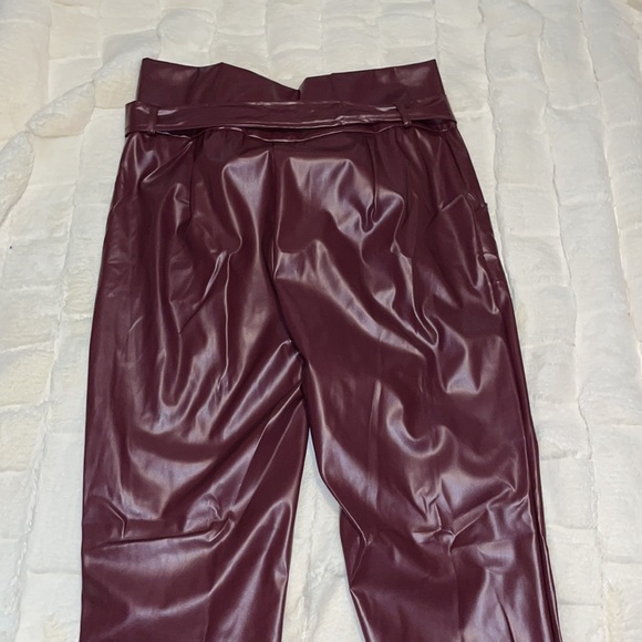 BURGUNDY PAPER BAG FAUX FUR LEATHER PANTS...SIZE 1X/2X...2 POCKETS ON THE FRONT - Picture 3 of 3